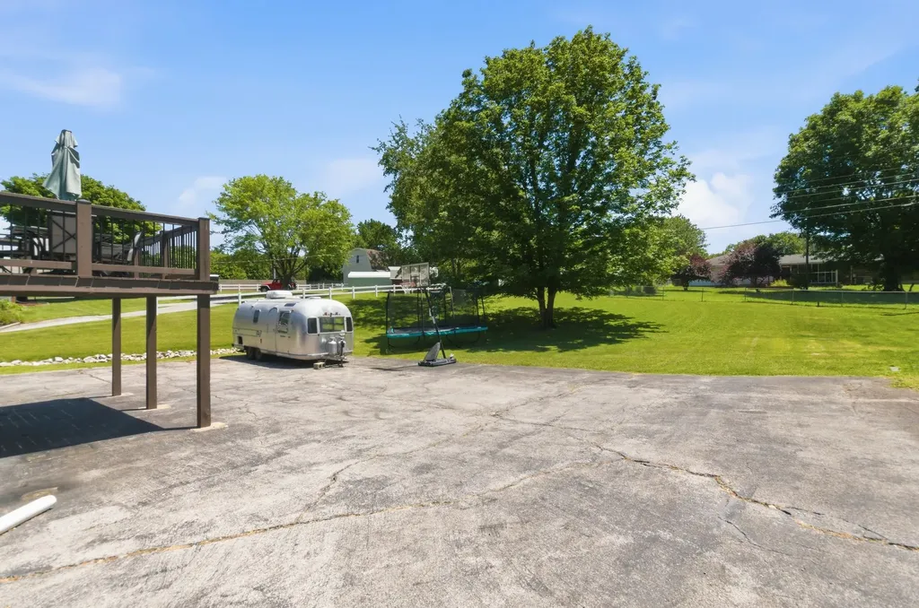 307 S Hummingbird Lane Dickson TN 37055