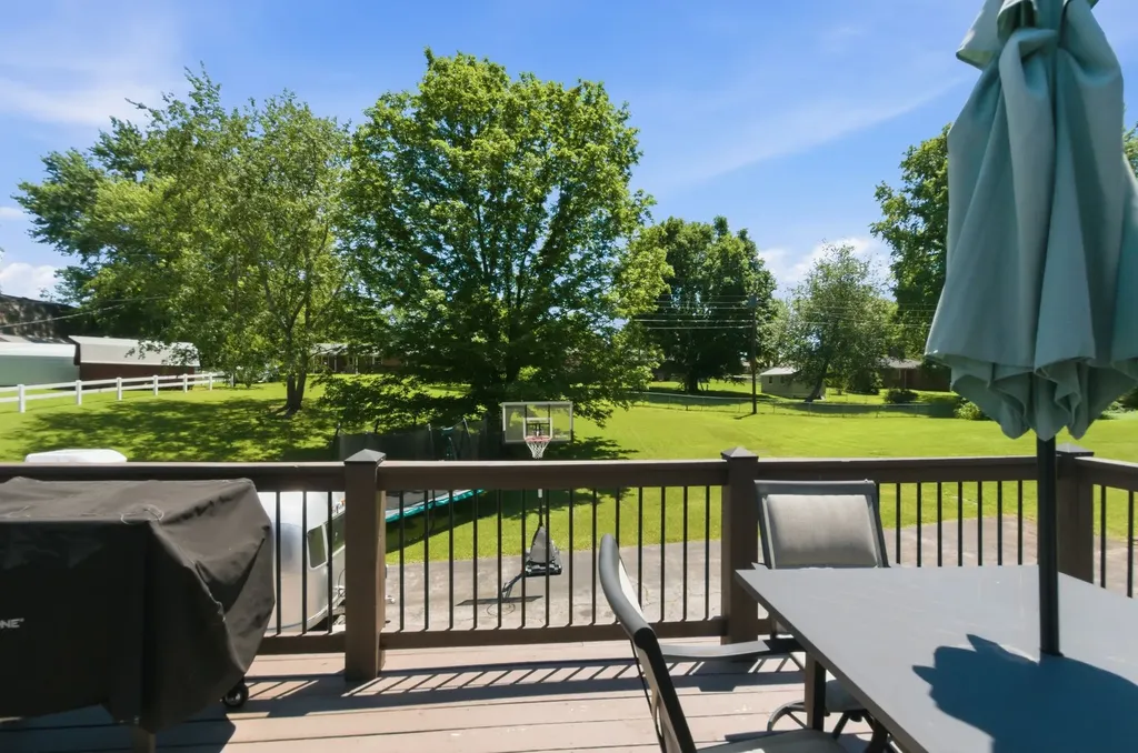 307 S Hummingbird Lane Dickson TN 37055