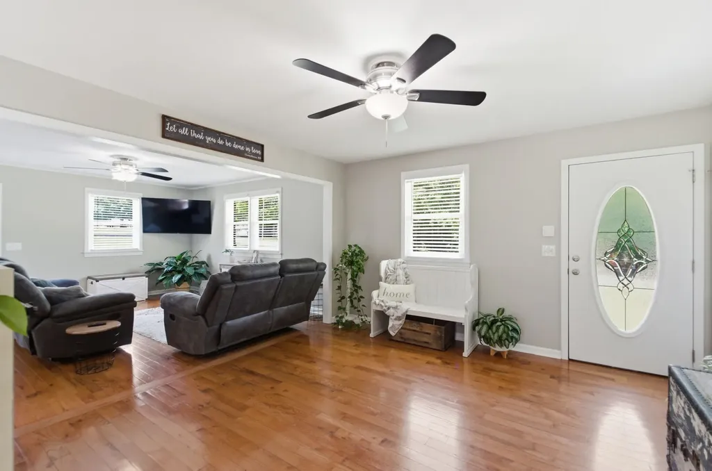 307 S Hummingbird Lane Dickson TN 37055