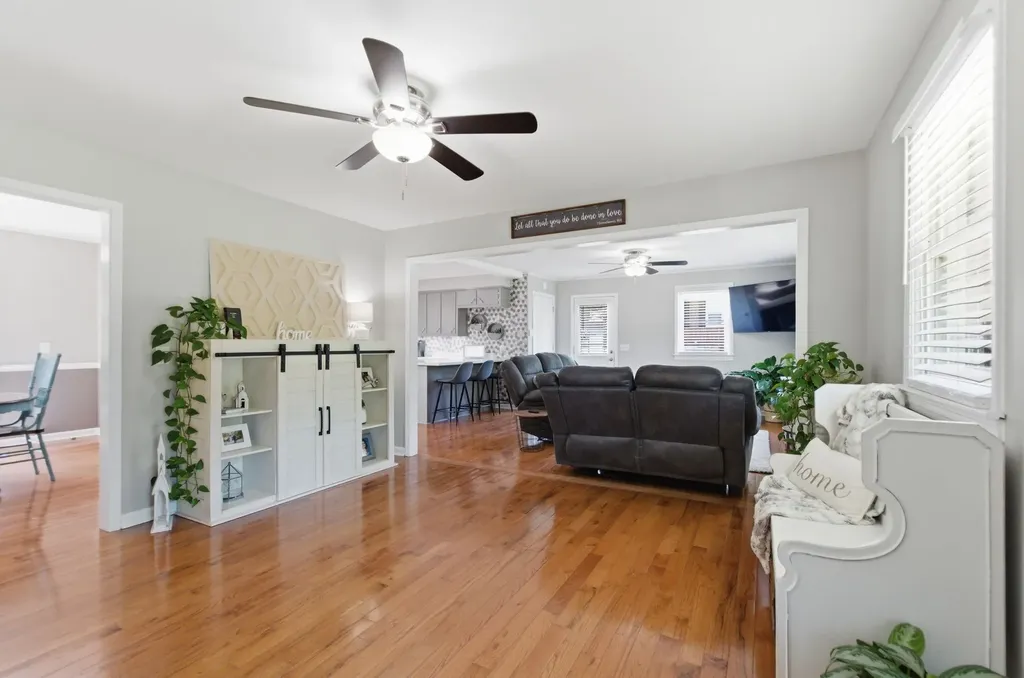307 S Hummingbird Lane Dickson TN 37055