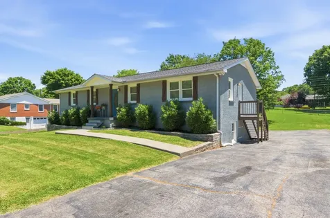 307 S Hummingbird Lane Dickson TN 37055