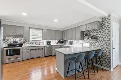 307 S Hummingbird Lane Dickson TN 37055