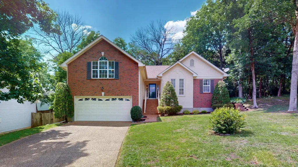 2017 Alice Springs Court Mount Juliet TN 37122