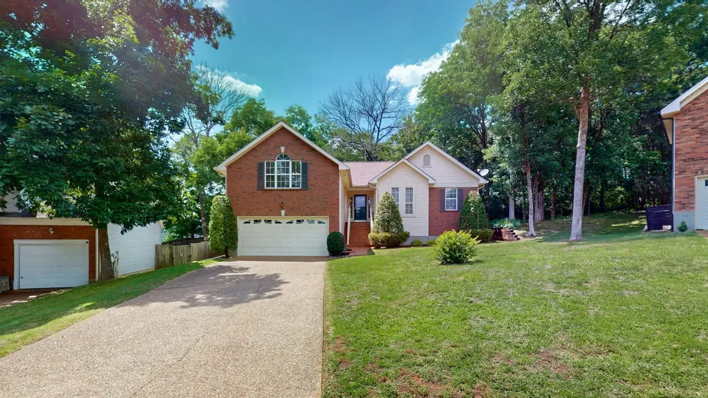 2017 Alice Springs Court Mount Juliet TN 37122