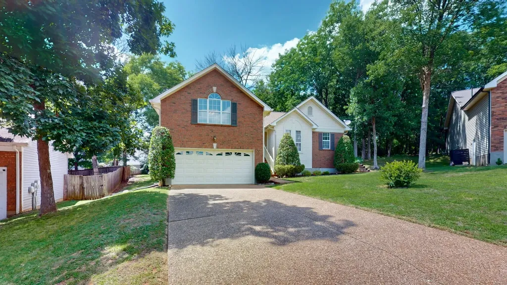 2017 Alice Springs Court Mount Juliet TN 37122