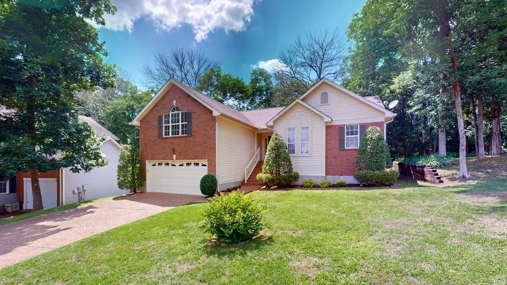 2017 Alice Springs Court Mount Juliet TN 37122