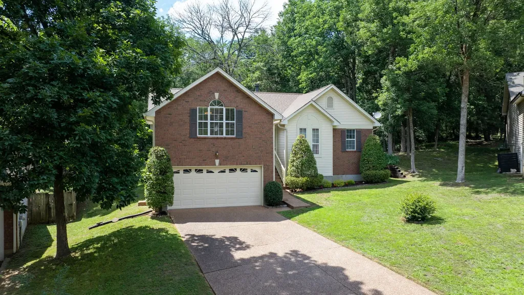 2017 Alice Springs Court Mount Juliet TN 37122