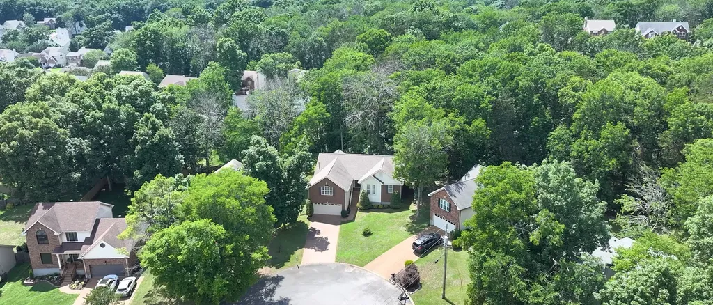 2017 Alice Springs Court Mount Juliet TN 37122