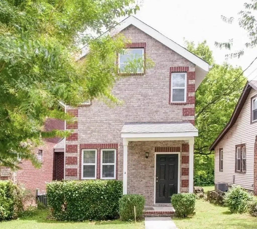 928 33rd Ave, N Nashville TN 37209