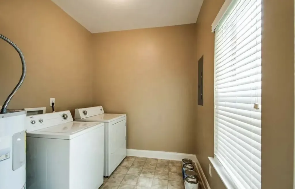 928 33rd Ave, N Nashville TN 37209
