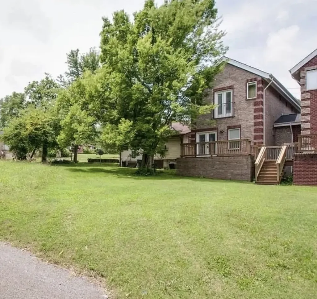 928 33rd Ave, N Nashville TN 37209