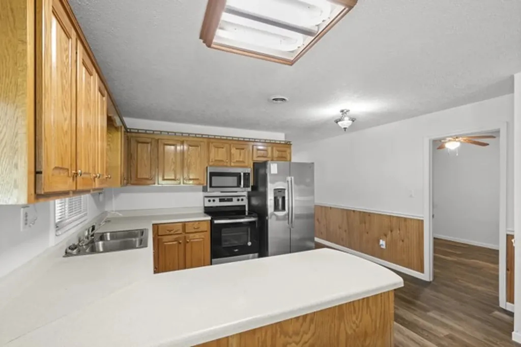 1110 King Road Centerville TN 37033