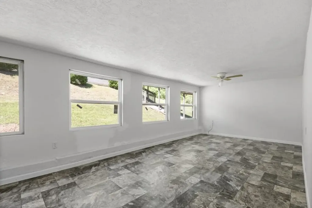 1110 King Road Centerville TN 37033