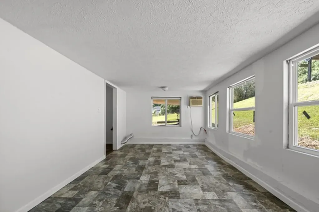1110 King Road Centerville TN 37033