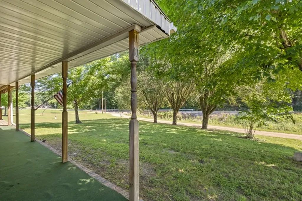 1110 King Road Centerville TN 37033