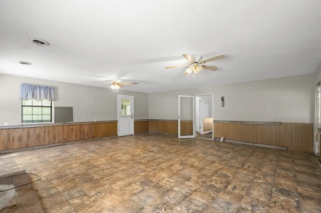 1110 King Road Centerville TN 37033