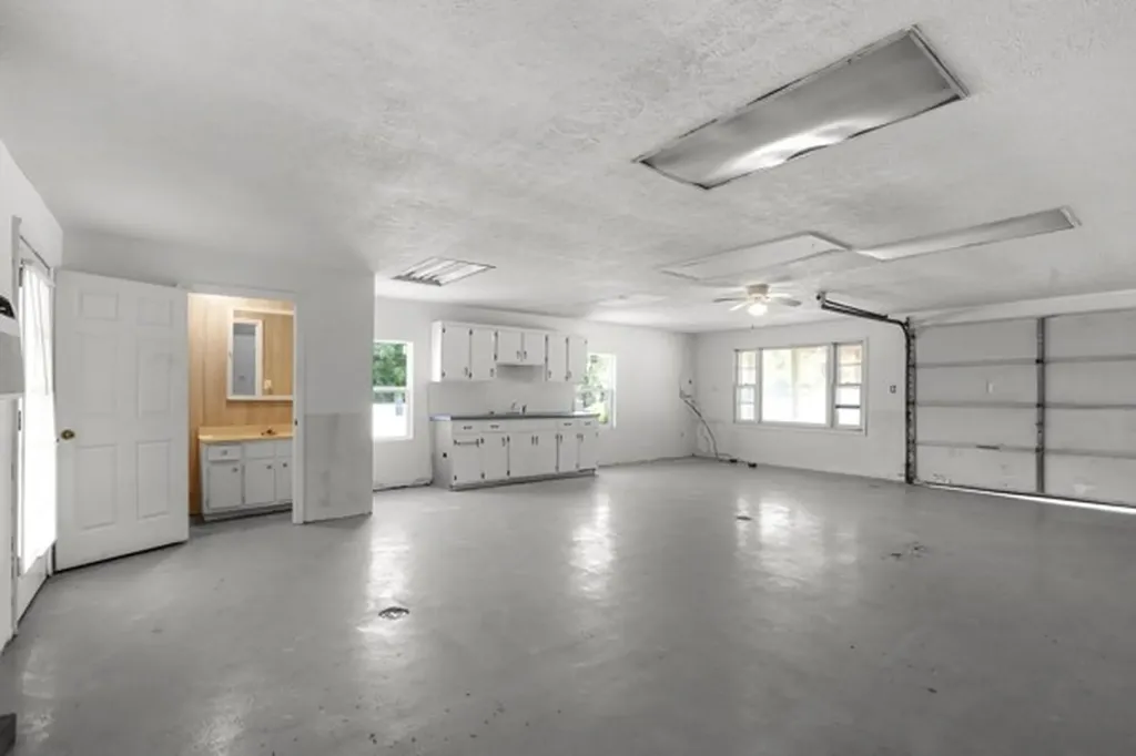 1110 King Road Centerville TN 37033