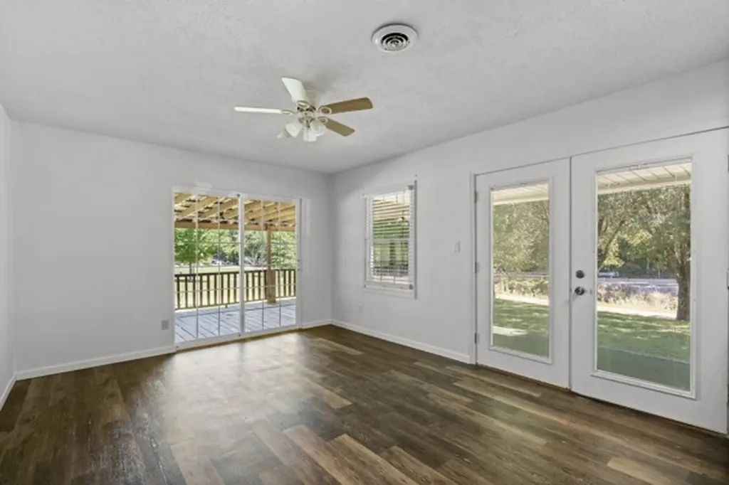 1110 King Road Centerville TN 37033