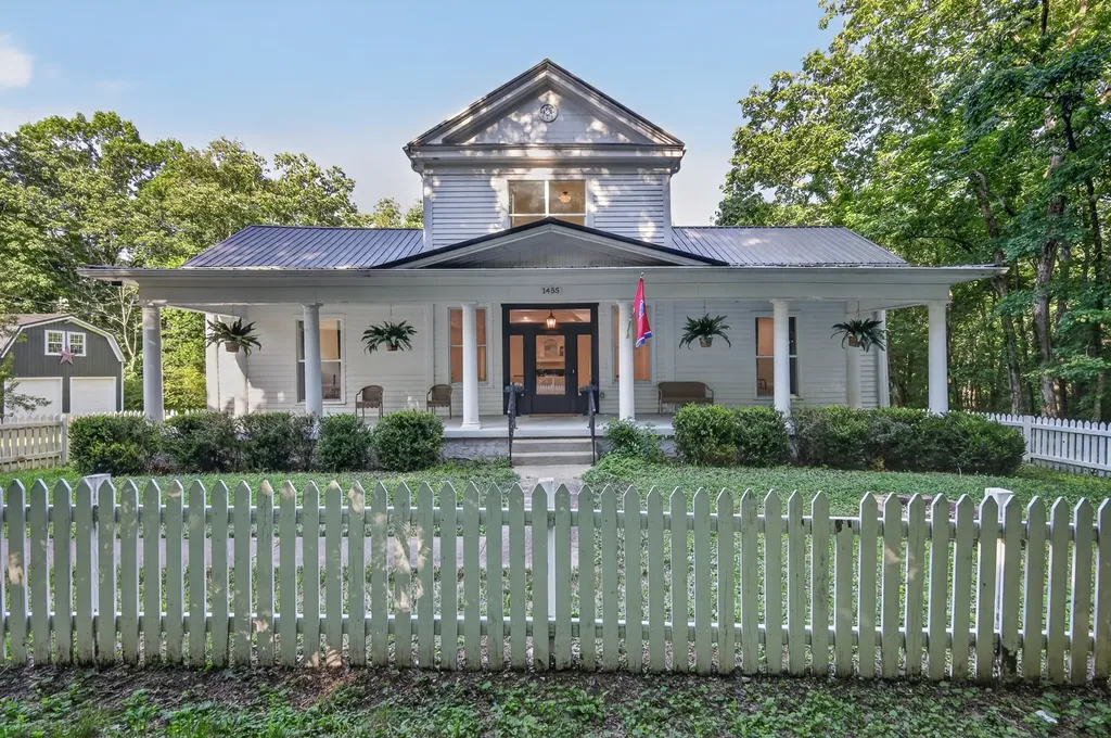 1455 Mapleash Avenue Columbia TN 38401