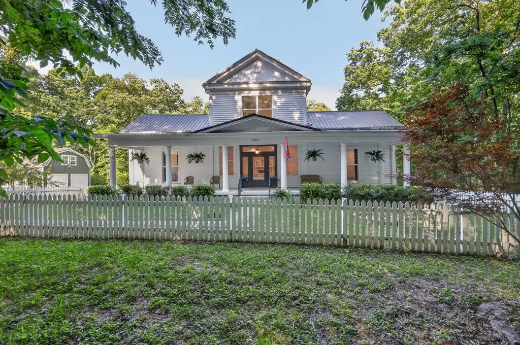 1455 Mapleash Avenue Columbia TN 38401