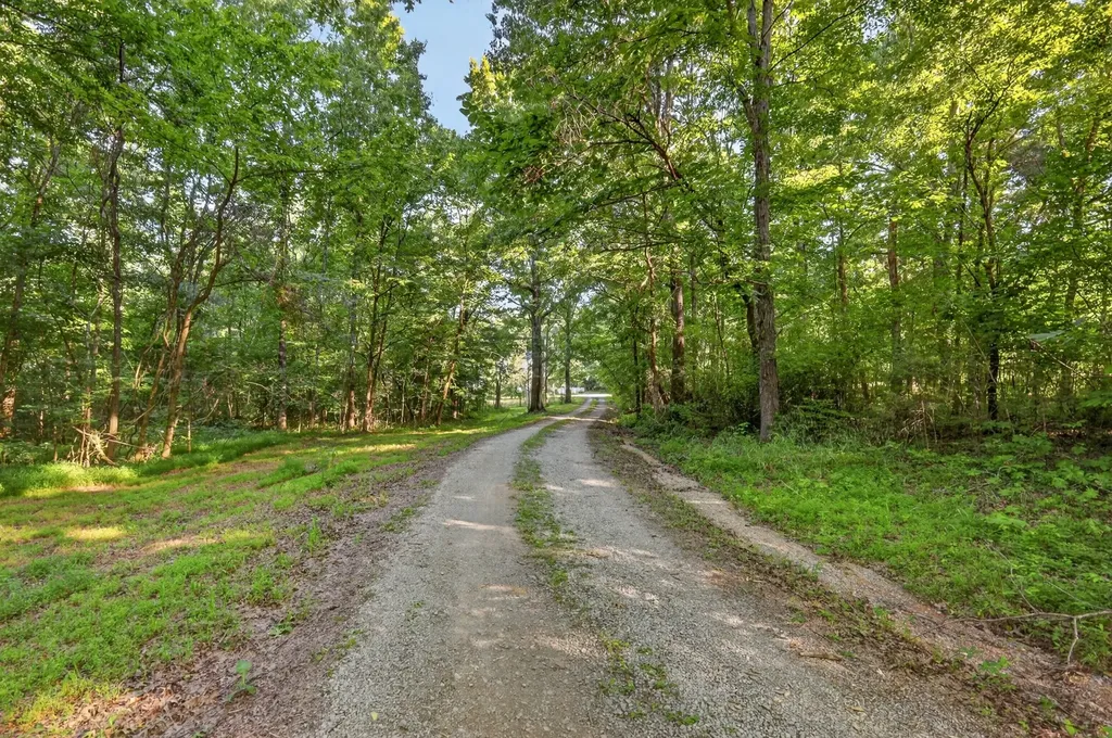 1455 Mapleash Avenue Columbia TN 38401