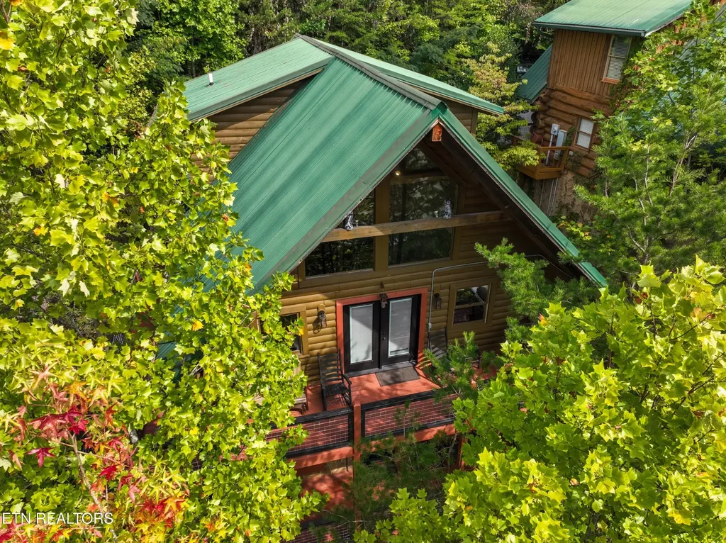 1615 Misty Hollow Way Gatlinburg TN 37738