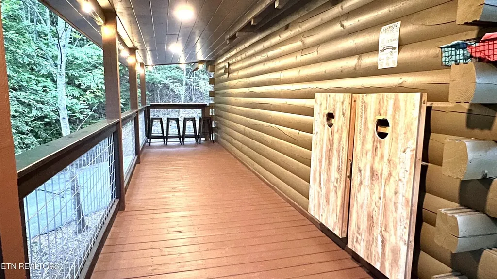 1615 Misty Hollow Way Gatlinburg TN 37738