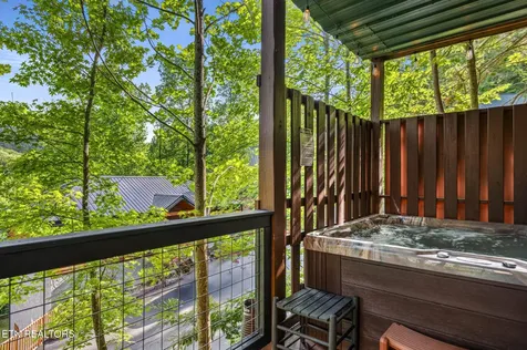 1615 Misty Hollow Way Gatlinburg TN 37738