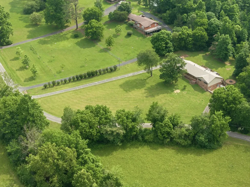245 Rains Creek Lane Parsons TN 38363