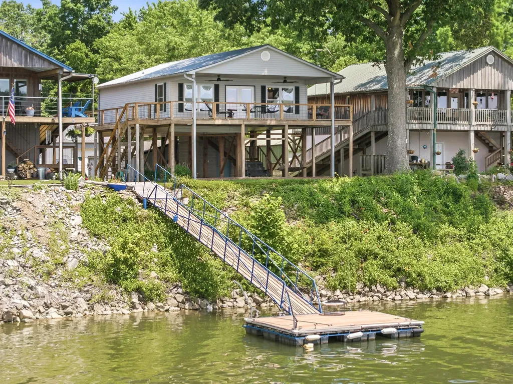 1728 Yarbro Landing Lane Decaturville TN 38329