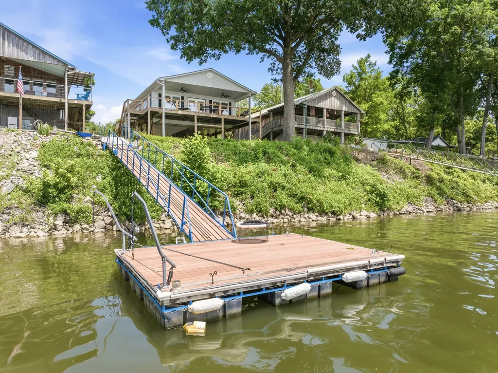 1728 Yarbro Landing Lane Decaturville TN 38329