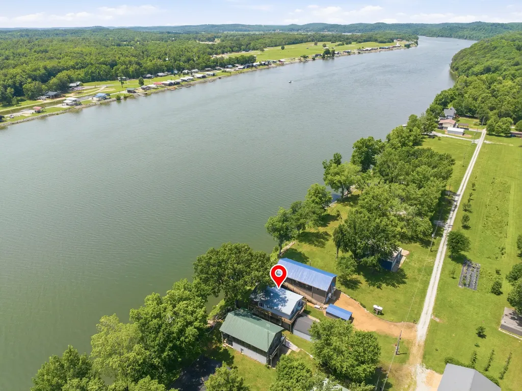 1728 Yarbro Landing Lane Decaturville TN 38329