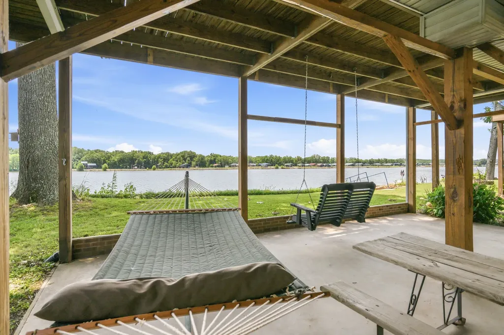 1728 Yarbro Landing Lane Decaturville TN 38329