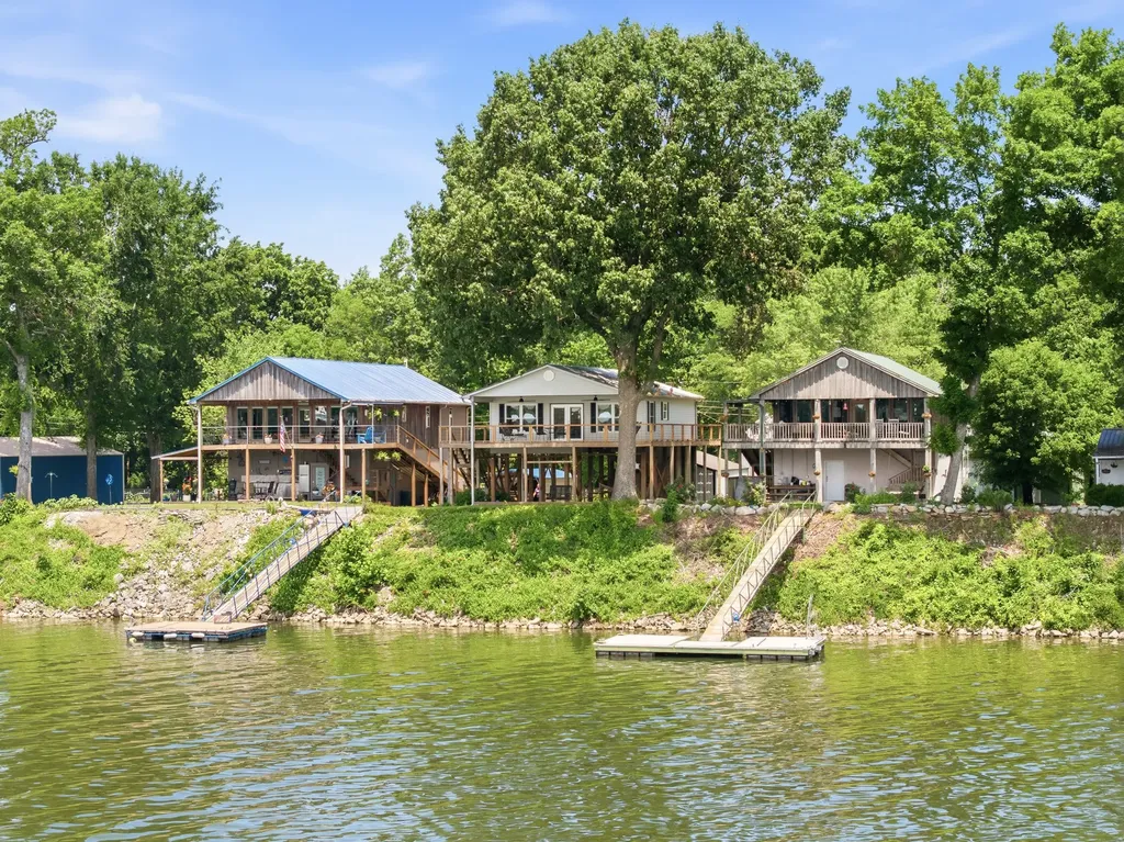 1728 Yarbro Landing Lane Decaturville TN 38329
