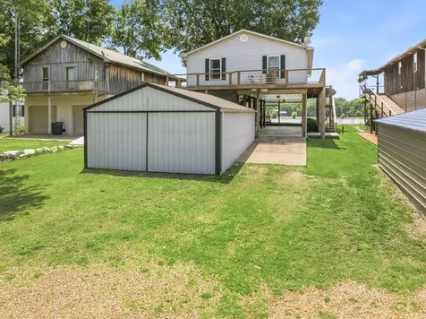 1728 Yarbro Landing Lane Decaturville TN 38329