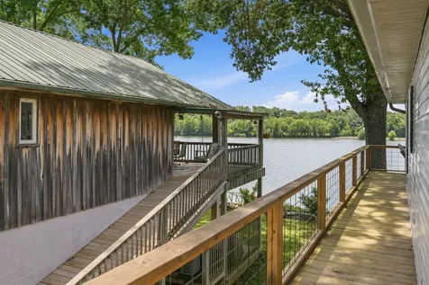 1728 Yarbro Landing Lane Decaturville TN 38329