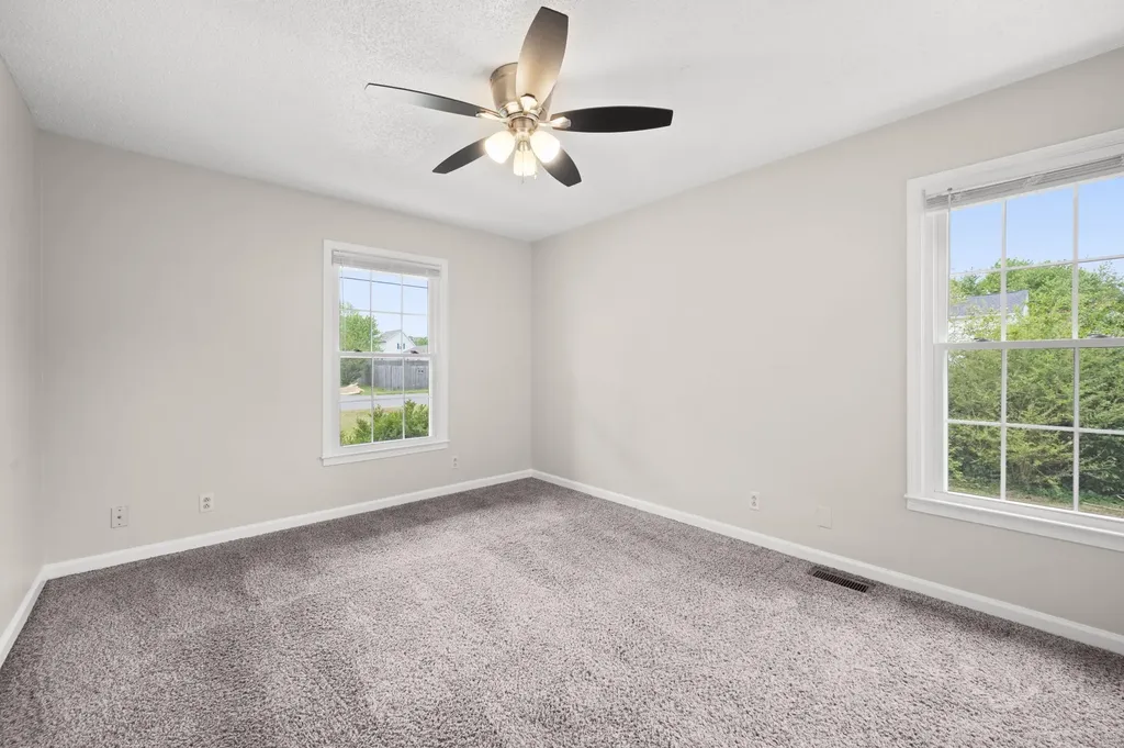 907 Desota Lane Oak Grove KY 42262