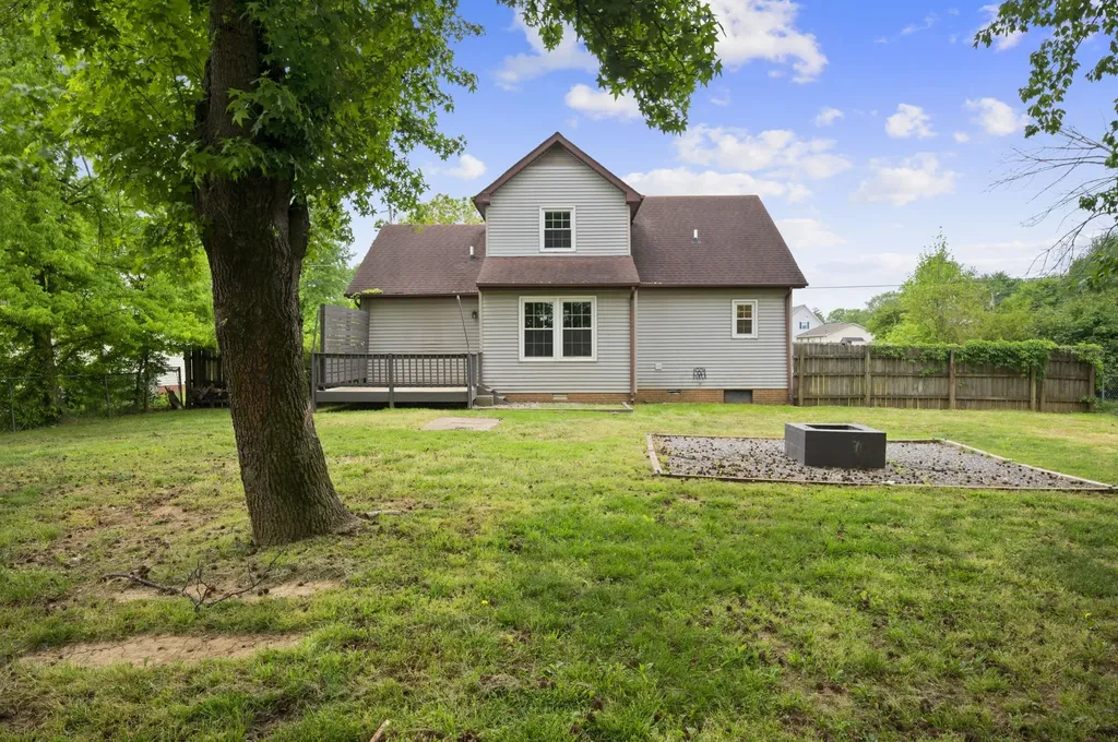 907 Desota Lane Oak Grove KY 42262