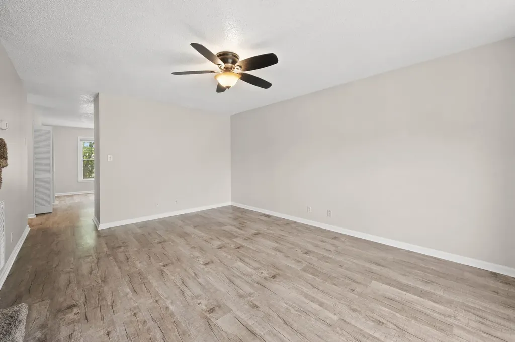 907 Desota Lane Oak Grove KY 42262