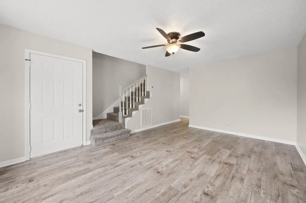 907 Desota Lane Oak Grove KY 42262