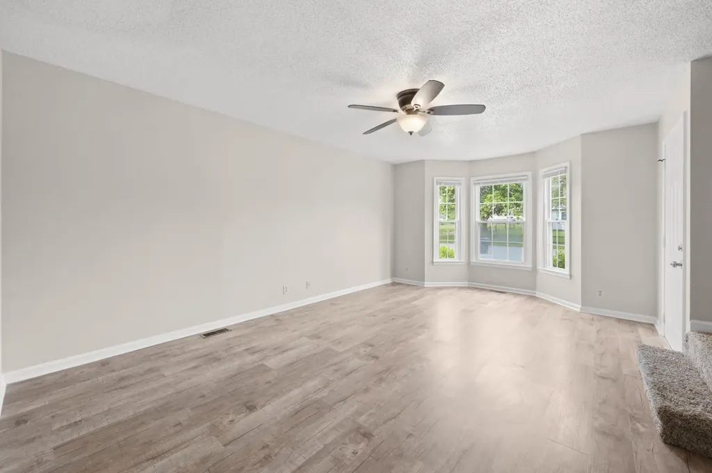 907 Desota Lane Oak Grove KY 42262