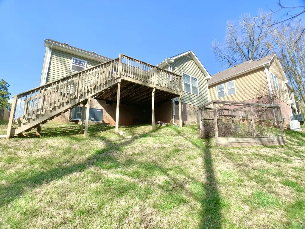 1016 Sunset Drive Clarksville TN 37040