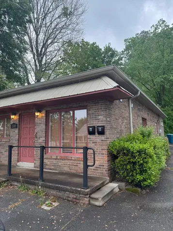 210 E Main Street Waverly TN 37185