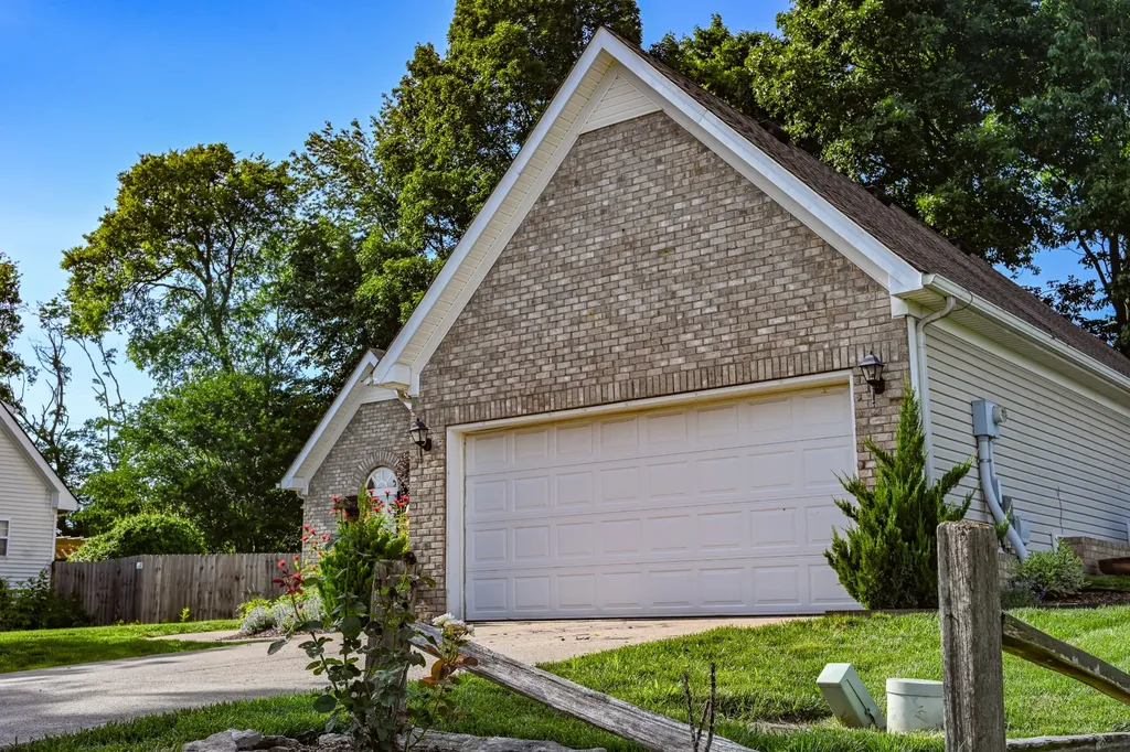 2224 Dewey Drive Spring Hill TN 37174