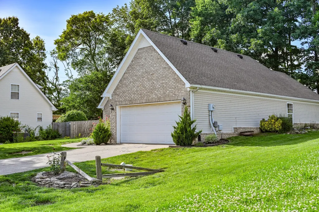 2224 Dewey Drive Spring Hill TN 37174