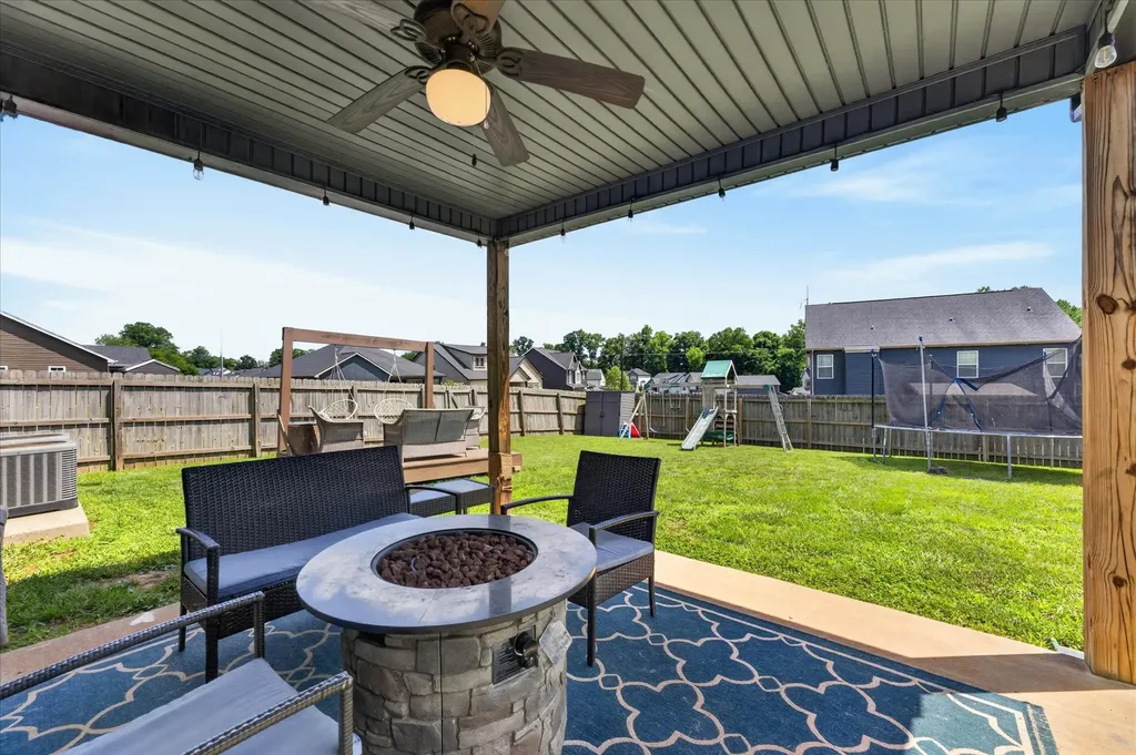 1200 Eagles Nest Lane Clarksville TN 37040