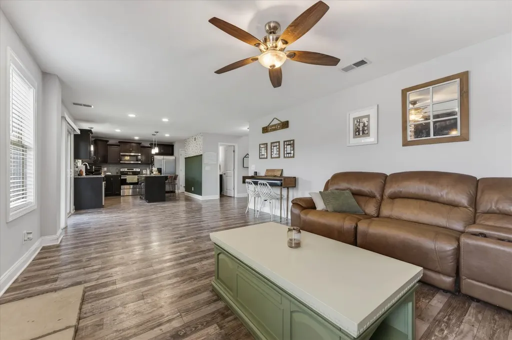 1200 Eagles Nest Lane Clarksville TN 37040
