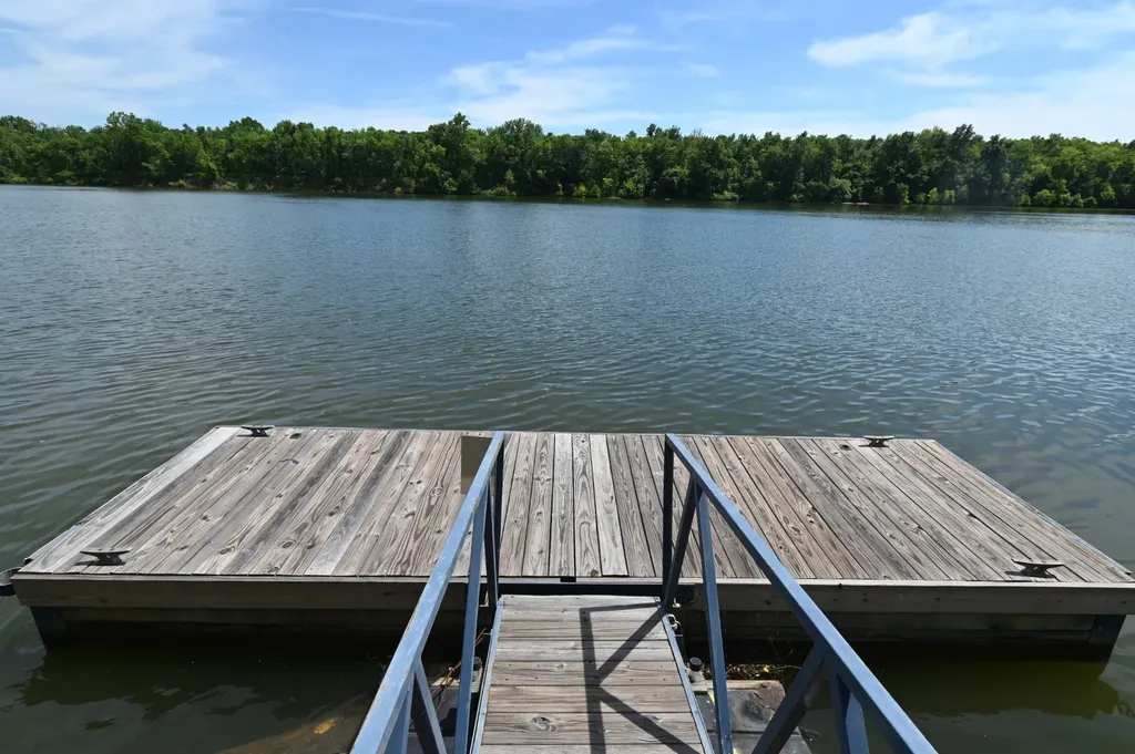 1067 Wc Pickett Clifton TN 38425