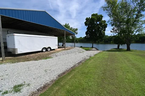 1067 Wc Pickett Clifton TN 38425
