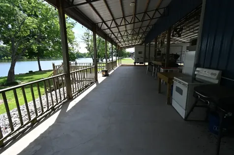 1067 Wc Pickett Clifton TN 38425